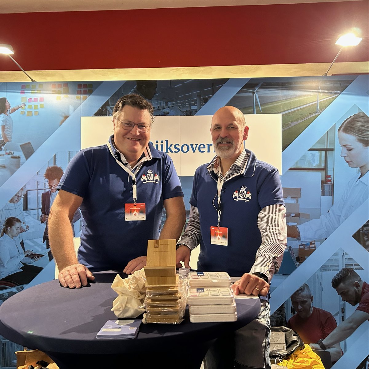 BDcarriere's tweet image. Monolieten, #Java microservices en servicegerichte architectuur: Bram Starmans-van den Hout weet hier alles van. Vandaag vertelt hij op J-Fall, een evenement voor en door #Javanen, over de afdeling #inkomensheffing. Zien we jou vandaag bij onze stand op J-Fall?

#JFall