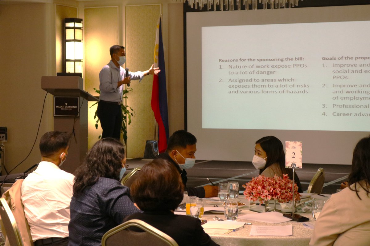 Rbarreto1s's tweet photo. @UNODC_SEAP hosted the workshop "Modernization of Non-custodial Measures Legislation" w/ the PHL 🇵🇭 Parole &amp; Probation Administration #PPA last 21 Oct. Prompting reduction of #prisonovercrowding thru legal reform on pretrial services, probation &amp; community service
#TokyoRules https://t.co/EtvwvkHgNk