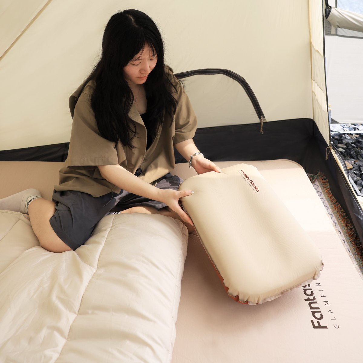 FantasygardenO's tweet photo. In camping to have a good sleep can not be separated from a good pillow, self-filling foam pillow can be close to the curve of the neck, soft and comfortable, it will allow the body to get full relaxation.

---
CAMP WITH FANTASY GARDEN
Like ❤️ Follow 💬 Comment

---
#fall https://t.co/PYGonacWbt