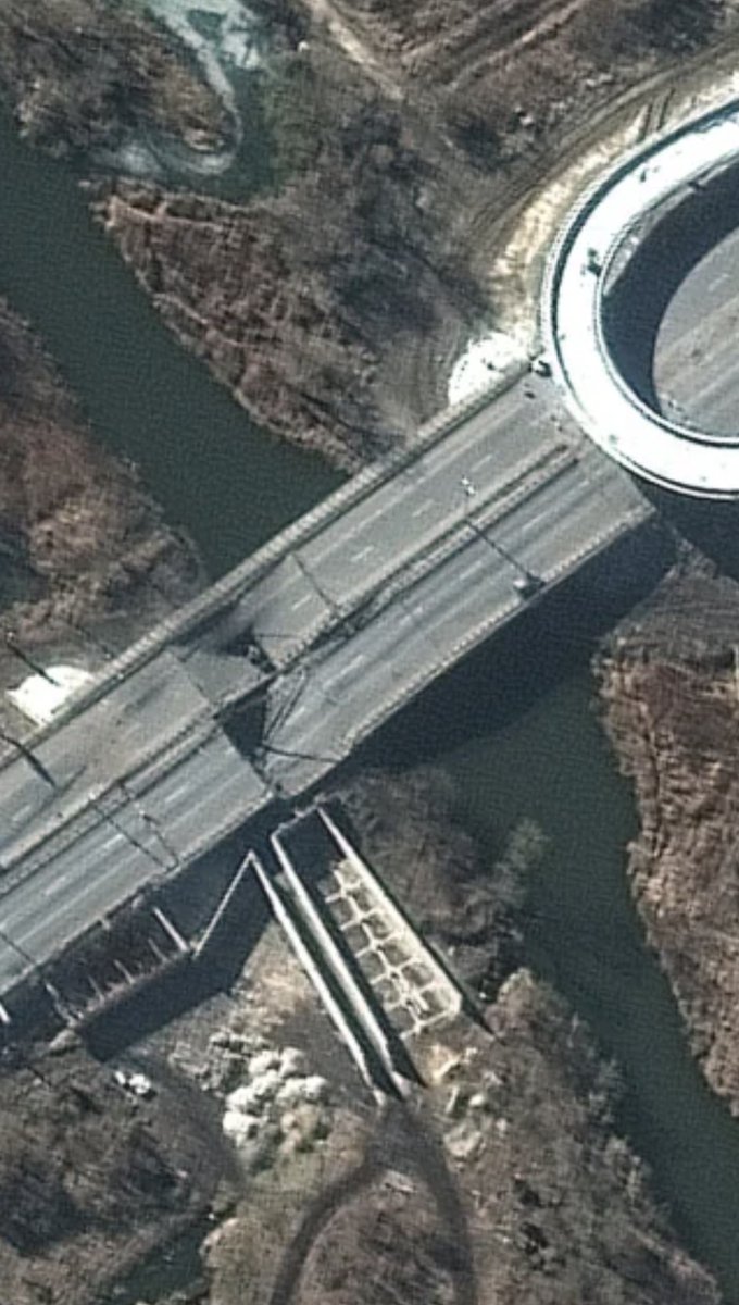 Stoyanka highway bridge west of #Kyiv restored (blown up in spring to stop 🇷🇺 assault on #Ukraine's capital)