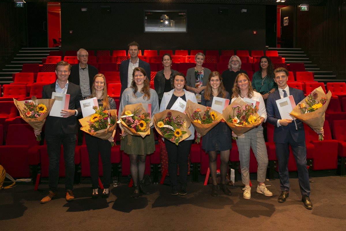 SMPE/e (@smpeeqme) on Twitter photo Op 21-10 ontvingen Nienke Bakx, Roel Biezenaar, Christa de Jonge, Jeanne Klein Koerkamp, Marjolein de Munnik, Melissa Niemantsverdriet en Koen Willemsen hun QME diploma! Van harte gefeliciteerd!
<a href="/TUeindhoven/">TU Eindhoven</a> <a href="/CatharinaZKH/">Catharina Ziekenhuis</a> <a href="/elkerliek/">Elkerliek ziekenhuis</a> <a href="/Meditain/">Meditain</a> @JBZDenBosch <a href="/SJGWeert/">SJG Weert</a> <a href="/UMCUtrecht/">UMC Utrecht</a> Op 21-10 ontvingen Nienke Bakx, Roel Biezenaar, Christa de Jonge, Jeanne Klein Koerkamp, Marjolein de Munnik, Melissa Niemantsverdriet en Koen Willemsen hun QME diploma! Van harte gefeliciteerd!
<a href="/TUeindhoven/">TU Eindhoven</a> <a href="/CatharinaZKH/">Catharina Ziekenhuis</a> <a href="/elkerliek/">Elkerliek ziekenhuis</a> <a href="/Meditain/">Meditain</a> @JBZDenBosch <a href="/SJGWeert/">SJG Weert</a> <a href="/UMCUtrecht/">UMC Utrecht</a>