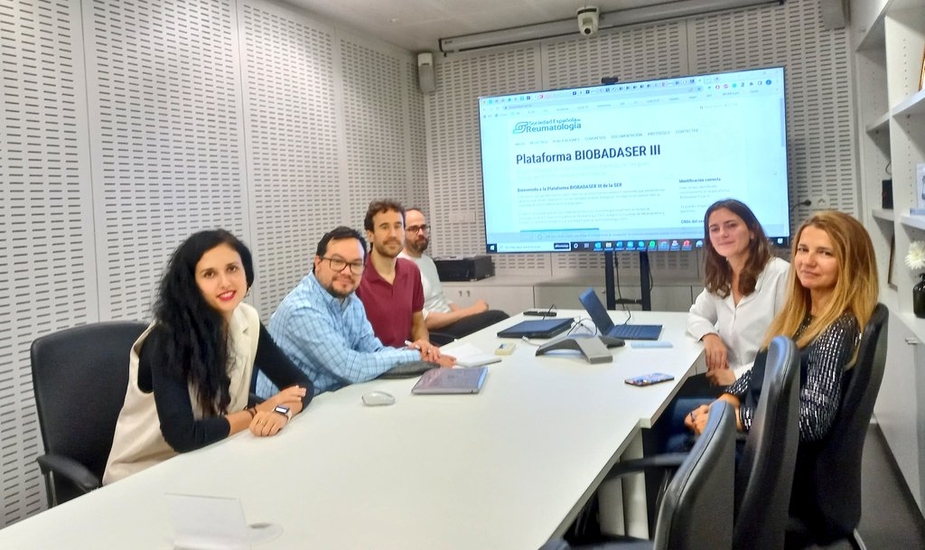 Soc.Esp.Reumatología (@sereumatologia) on Twitter photo En la Unidad de Investigación hemos recibido la visita del Dr. Andrés Zúñiga de la <a href="/SERECUADOR1/">Sociedad Ecuatoriana de Reumatología</a> para ver cómo hacemos nuestro trabajo y recibir asesoramiento para crear en su sociedad una unidad similar. ¡Juntos avanzamos en el conocimieto de nuestra especialidad! #UI En la Unidad de Investigación hemos recibido la visita del Dr. Andrés Zúñiga de la <a href="/SERECUADOR1/">Sociedad Ecuatoriana de Reumatología</a> para ver cómo hacemos nuestro trabajo y recibir asesoramiento para crear en su sociedad una unidad similar. ¡Juntos avanzamos en el conocimieto de nuestra especialidad! #UI