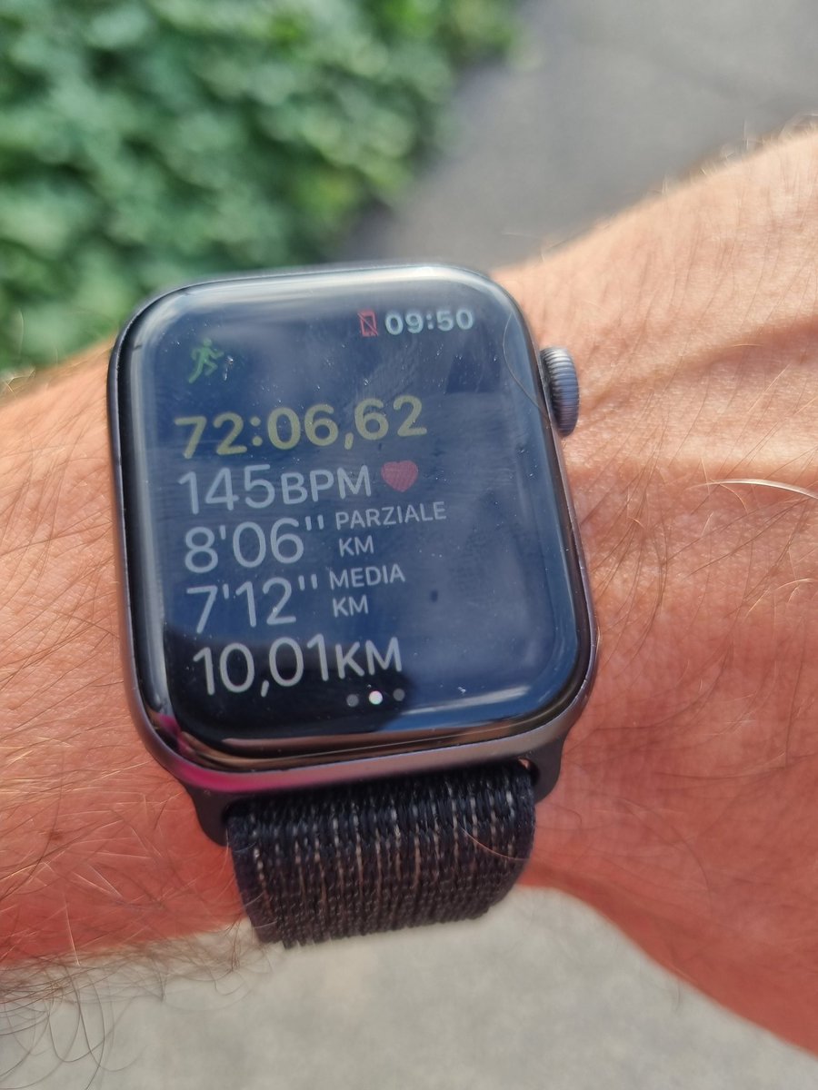 FrancescoCiull4's tweet photo. Today @dailydotdev is LIVE on Product Hunt.

I celebrated with a 10km run ,🏃‍♂️

Leaving a review would mean the world to me and to all the team, for all the effort we put in this in the last months.

link: https://t.co/5CCtPpMen2 https://t.co/QXmxCW1yTk
