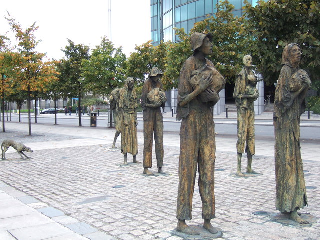 QUBBusiness's tweet photo. Catastrophic risks force policy-makers to make quick decisions based on limited information. What can today’s policy-makers learn from the #GreatIrishFamine? 

@ClioChris, @DoranAine &amp; Alan Fernihough explore: https://t.co/Cg7vJZaET8 

#QMSResearch https://t.co/kBmhgjWQqC