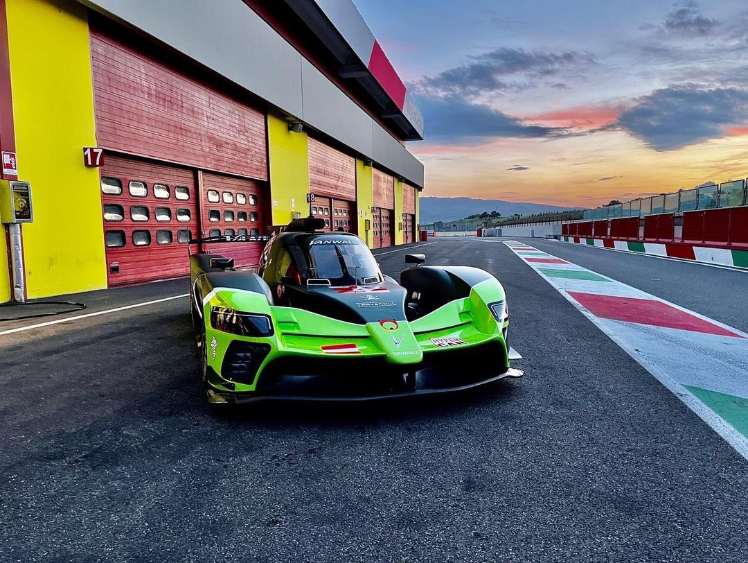 TheGTCrewOnline's tweet image. 🚨🚨🚨NEW LIVERY ALERT 🚨🚨🚨

The new @Vanwall_Racing 🇦🇹 formerly @ByKOLLES have revealed its livery of the Vanwall LMH Hypercar for the 2023 @FIAWEC season, The Austrian team was on track at the Italian Mugello track &amp;amp; will test at Paul Ricard next week.

#TheGTCrewOnline #WEC