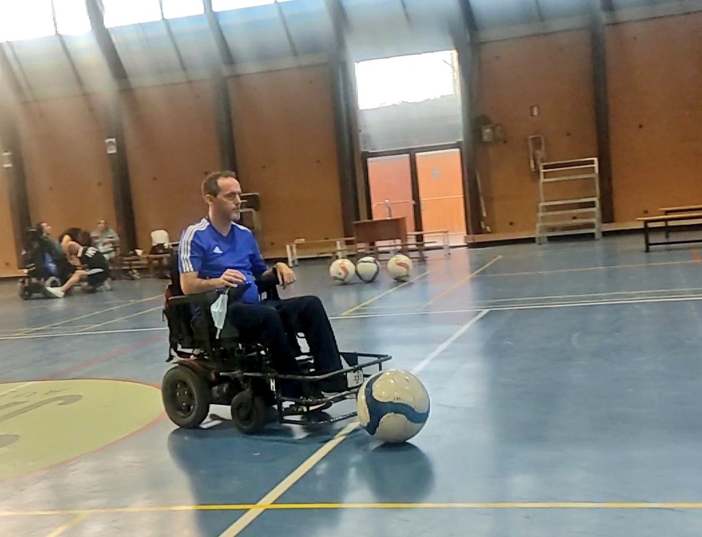 InterJaen's tweet photo. #InterFPC | ♿⚽️ Último entrenamiento de nuestr@s chic@s antes de disputar la primera jornada de la 🇪🇸 Liga @ACPFEOficial 2️⃣0️⃣2️⃣2️⃣🔹2️⃣3️⃣ que afrontan con muchísimas ganas e ilusión. 👏🏻
#DeporteSociedadEducación
#TodosSomosInter
#PoderEsDecisiónDecidimosPoder https://t.co/FfT6C5hCdN