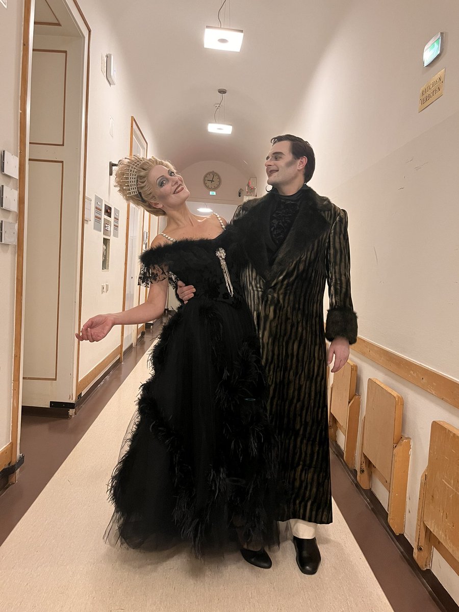 SHoutzeel's tweet photo. What a wonderful Wiederaufnahme of #Cardillac @WrStaatsoper ! Here with my dashing Kavalier #DanielJenz ❤️. Three more performances - Nov 5, 10, 13 - join us! https://t.co/ax6Wse8no5