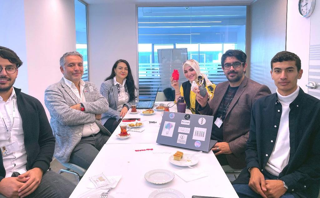 CihanTastan_PhD's tweet image. .@BlokModa Kurucusu ve @tihcad Başkanı @erginaydin, @brainparktto ve Argeyepte @MBayraktar2022 ve @NBY34  ve @cihantastan_phd hocalarımız ile @mustafasanverdi 
@dgsvsmr @gngrmert @onatozte @emrekaansanverdi “META-TIP” girişimiyle Metaverse alanında  @uskudaruni öncü olmaya hazır