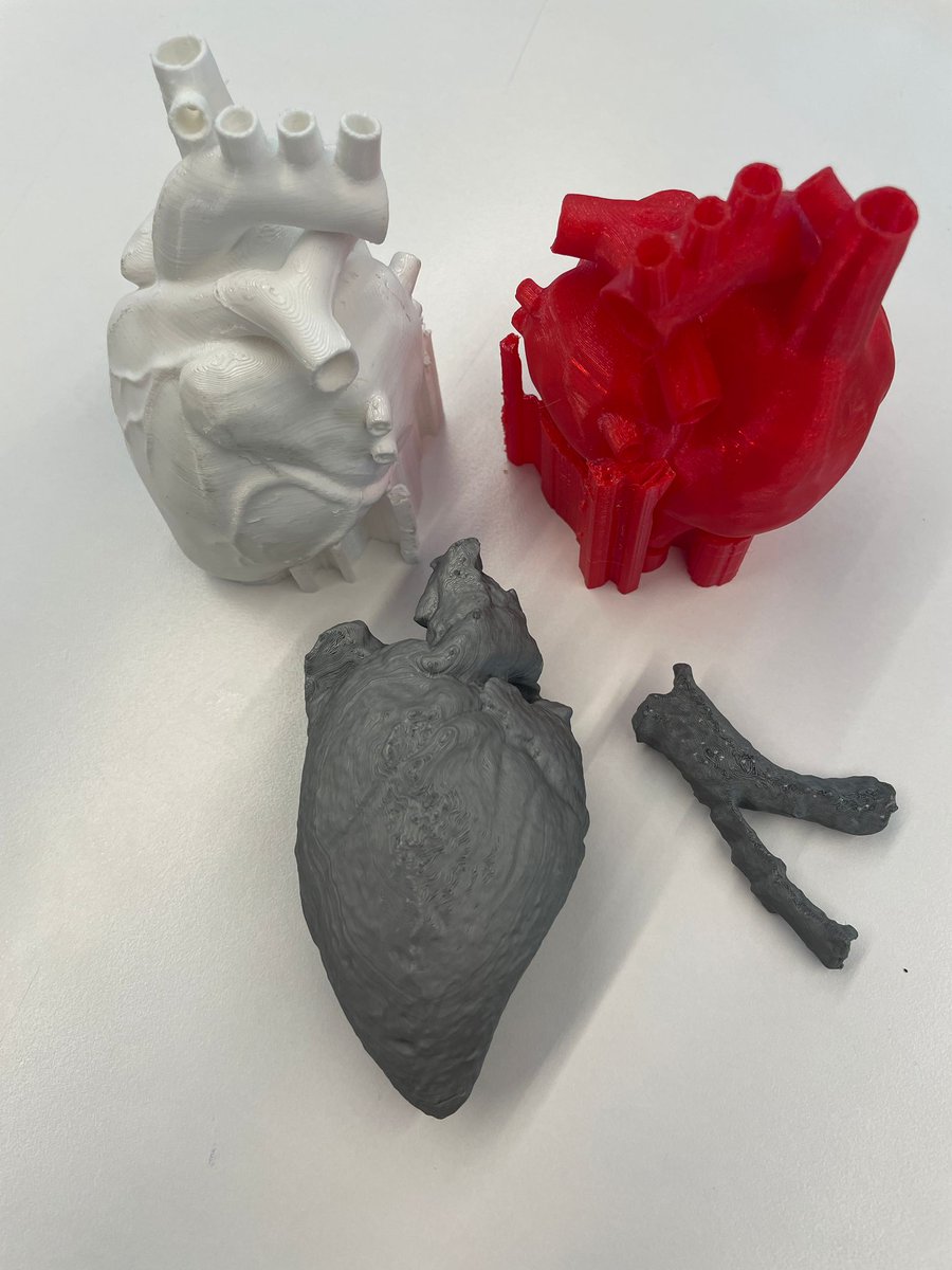 CihanTastan_PhD's tweet image. .@BlokModa Kurucusu ve @tihcad Başkanı @erginaydin, @brainparktto ve Argeyepte @MBayraktar2022 ve @NBY34  ve @cihantastan_phd hocalarımız ile @mustafasanverdi 
@dgsvsmr @gngrmert @onatozte @emrekaansanverdi “META-TIP” girişimiyle Metaverse alanında  @uskudaruni öncü olmaya hazır