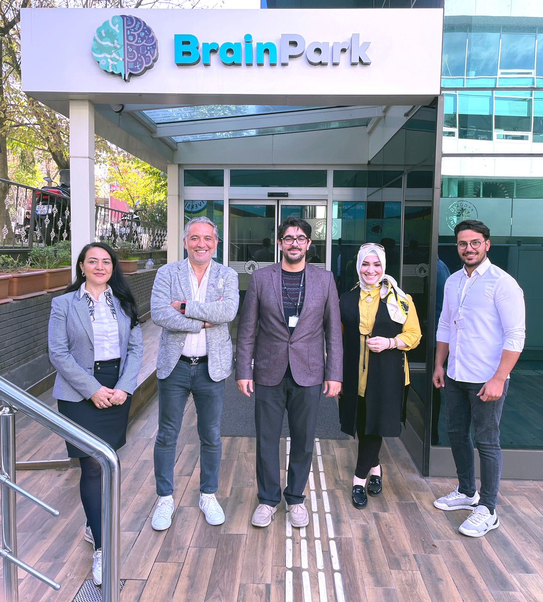 CihanTastan_PhD's tweet image. .@BlokModa Kurucusu ve @tihcad Başkanı @erginaydin, @brainparktto ve Argeyepte @MBayraktar2022 ve @NBY34  ve @cihantastan_phd hocalarımız ile @mustafasanverdi 
@dgsvsmr @gngrmert @onatozte @emrekaansanverdi “META-TIP” girişimiyle Metaverse alanında  @uskudaruni öncü olmaya hazır