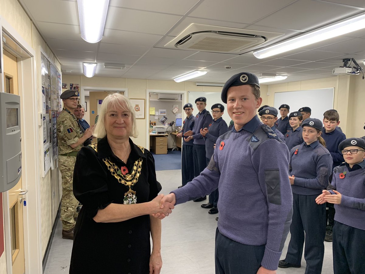 Witney Air Cadets (@official2120) on Twitter photo On Tues evening we welcomed the Mayor <a href="/WitneyTownCounc/">Witney Town Council</a> to the Sqn to meet Cdts and learn about the work of 2120 in the community. The Mayor inspected the Cdts before taking part in lessons, presenting badges and a <a href="/RAFBrizeNorton/">RAF Brize Norton</a> <a href="/AirTanker/">AirTanker</a> service instructor commendation. TY 🙂 On Tues evening we welcomed the Mayor <a href="/WitneyTownCounc/">Witney Town Council</a> to the Sqn to meet Cdts and learn about the work of 2120 in the community. The Mayor inspected the Cdts before taking part in lessons, presenting badges and a <a href="/RAFBrizeNorton/">RAF Brize Norton</a> <a href="/AirTanker/">AirTanker</a> service instructor commendation. TY 🙂
