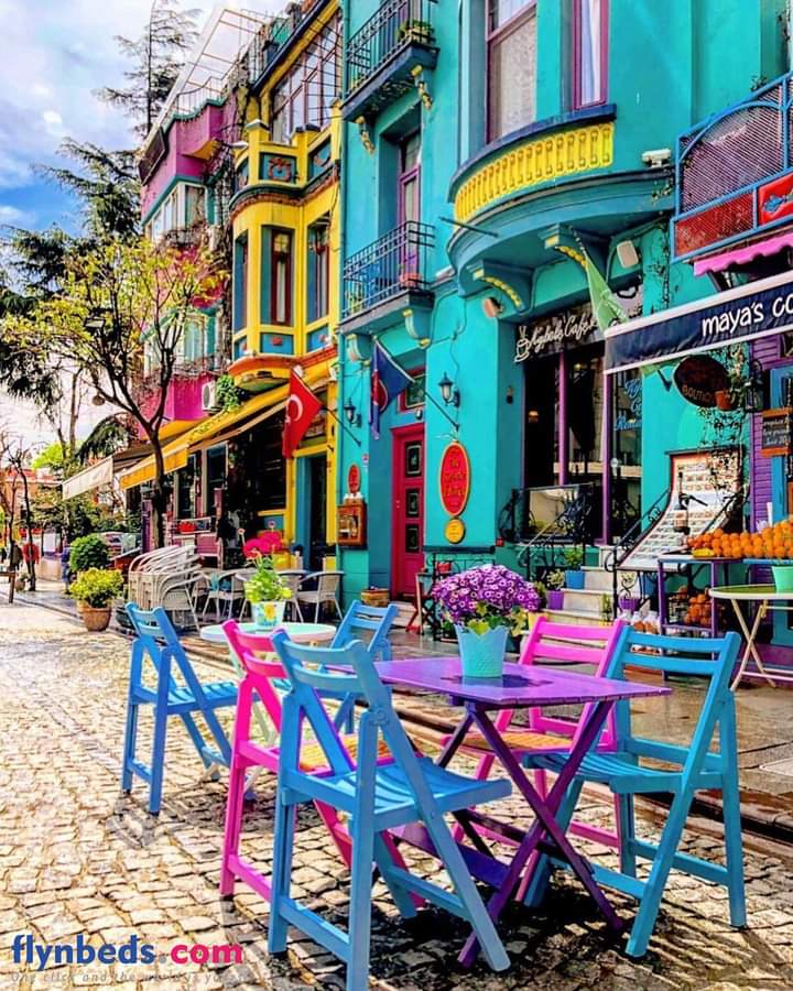 "Une tasse de café engage de un à quarante ans d'amitié."... un dicton connu en Turquie ☕️

#travel#