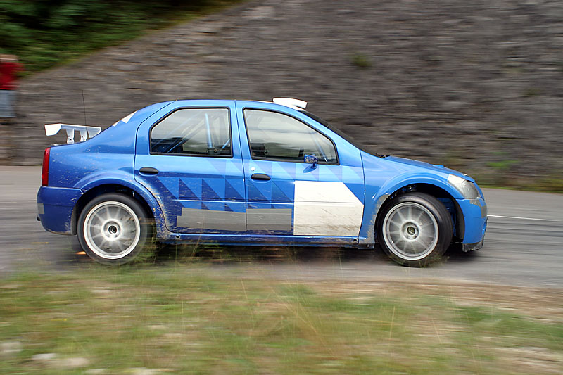 maliiinaew's tweet photo. Taki #Dacia Day i u mnie i @auto_moto_pl też wspomniał.
To teraz taka ciekawostka:
#Ranault pracowało nad projektem Logana #S2000
z przeznaczeniem do startów w #wrc
Powstał jeden egzemplarz, który był testowany we Francji przez 2-krotnego mistrza europy. https://t.co/8FgoRHvvuW