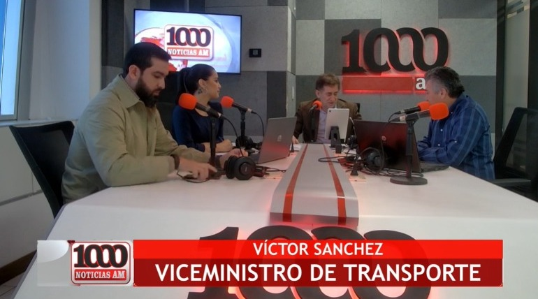 1000_am's tweet photo. BILLETAJE ELECTRÓNICO EN EL PARAGUAY |🚌💳🇵🇾

🗣Nos visita el Ing. @vic_sanchezch, viceministro de Transporte.

#1000NoticiasAM📺@Paravision5 #1000am📻🎙 c/@BenitoFleitas, @ruthtuaso y Daniel Ríos. 

🔗https://t.co/iRFybsPck7 https://t.co/Ufw82koE04