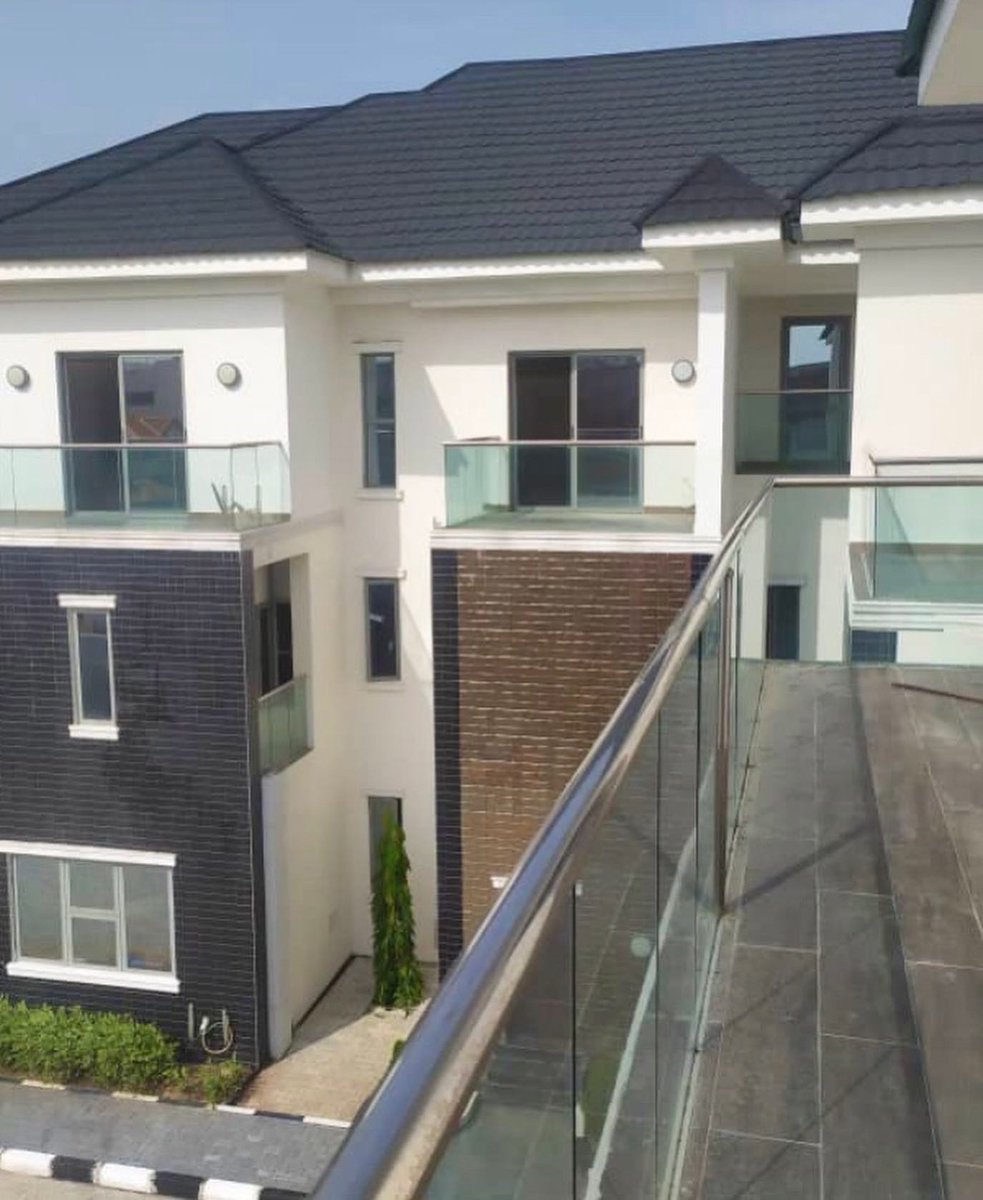 RealEstProp's tweet photo. This amazing  2 units of 4 bedroom apartment is available for ₦200m each in an elite environment. Serene and secured 💯 📣 

Location : Oniru, Lagos-state.

Asking Price :  200million

_

_

#realtor #nigerianrealtor #naijarealestate #lekki #oniru #Ajah #realestproperties https://t.co/QUbKp5sm6n