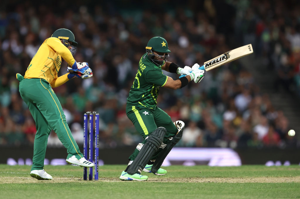 IsranRasoolbux's tweet photo. Iftikhar Ahmed has played a vital hand, and now Pakistan are going for the big hits!

135 for 5 after 16 overs - what total will they finish on?

#PAKvSA #T20WorldCup https://t.co/dTjWEjcu0d