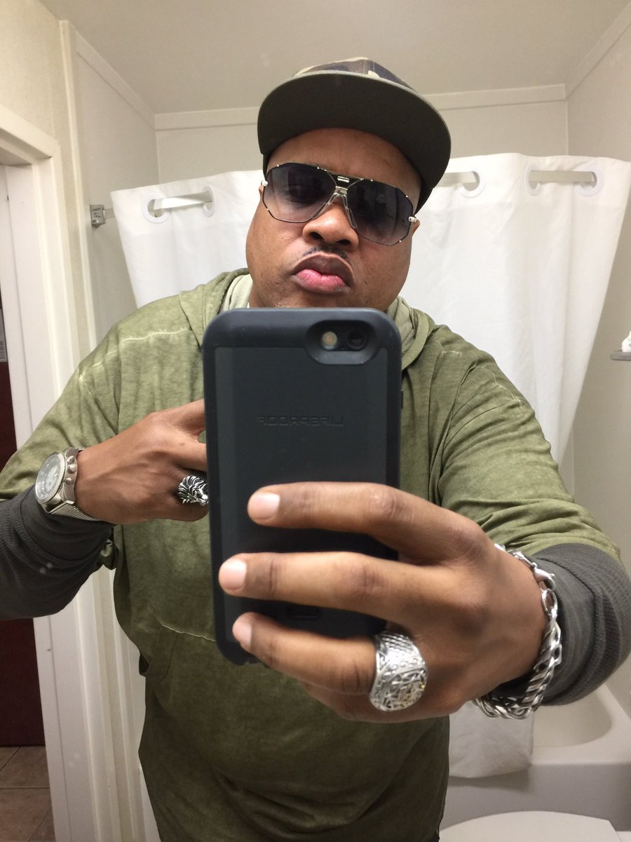 BishopWiley's tweet photo. If You think Someone’s Post is About you, Truth is it probably Isn’t, But you Probably see Yourself in it. Suggestion… Don’t get Upset with the Mirror… Fix the Reflection. Remember; Nothing will bring you Greater PEACE Than Minding your Own Buisness #2022Pursue #7Streams https://t.co/k4qXNF3yf6