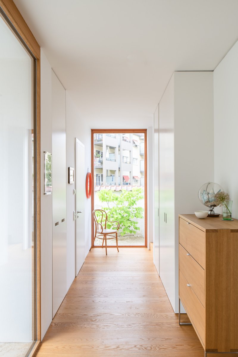 DER #FLUR Modern ansprechend, liebevoll verspielt oder doch lieber funktional und einfach? Wir haben für jeden Geschmack passende #Inspirationen #interiordesign #interior #homesweethome #dekoration #hallway #germaninteriorbloggers #wohnideen #eingangsbereich