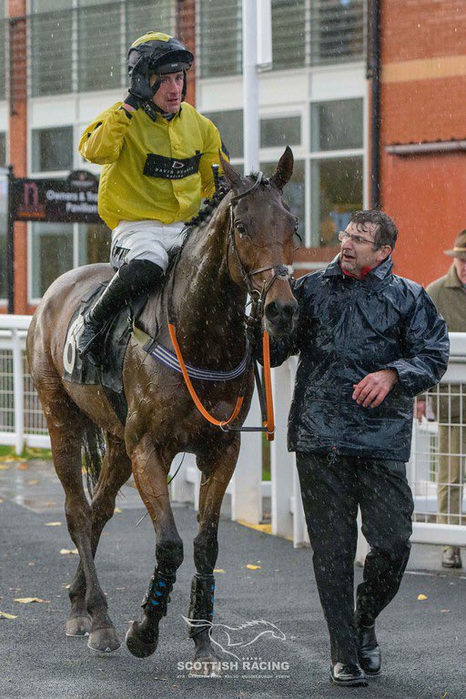 ScottishRacing's tweet photo. Tell me you go racing in Scotland without telling me you go racing in Scotland 😄☔️🌬️
#scotland #racinginscotland #musselburghraces #supportingscotland #theheartofracing #scottishracing 💙 https://t.co/hffxZ1R0DW
