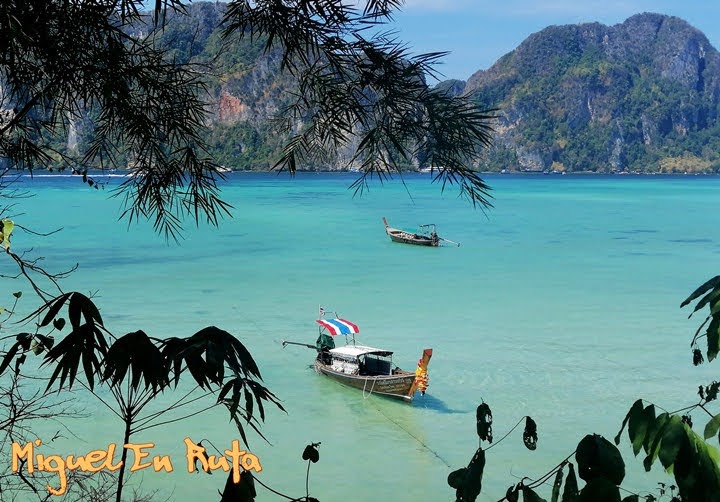 Laem Hin Beach: Playas con vistas para relajarte en Phi Phi Don, Tailandia. 
miguelenruta.com/2022/10/laem-h…
#islas #paraísos #Tailandia #viajar