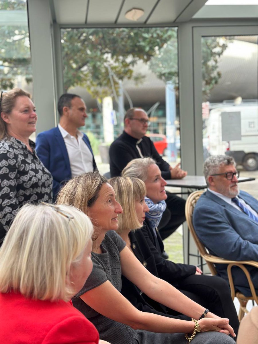 Les adhérents RE38 étaient très heureux, hier après-midi à #Grenoble, d'échanger sur plusieurs thématiques 🇪🇺 qui nous tiennent à cœur en Isère ! Merci à Mme la Ministre <a href="/LaurenceBoone/">Laurence Boone</a> et M. <a href="/GrudlerCh/">Christophe GRUDLER</a>, député européen. Au plaisir de vous revoir dans le 🐬