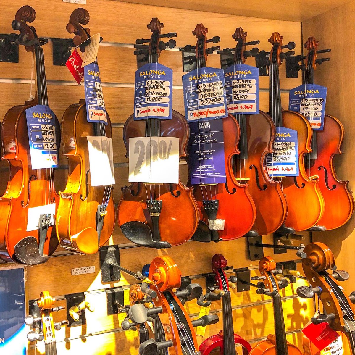 AranetaCity's tweet photo. Learn a musical instrument in time for Christmas at Salonga Music. 🎸🎵

Have no excuses because of their amazing deals of up to 70% on selected items during their Himig Lakas until November 6!

📍Upper Ground Floor, Ali Mall

#CityOfFirsts #AranetaCity https://t.co/9tHGLIHCuy