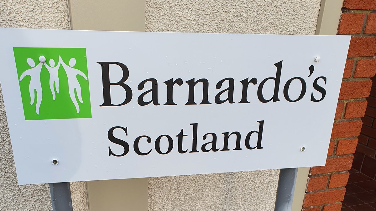 It's been a busy week for our OSW Kat who was in Motherwell at the @BarnardosScot Axis team meeting + the NL Health and Wellbeing Hub to discuss our upcoming NL programmes! Kat also presented at @NWRCGlasgow about our Venture On To Recovery project! #workingtogether #outreach