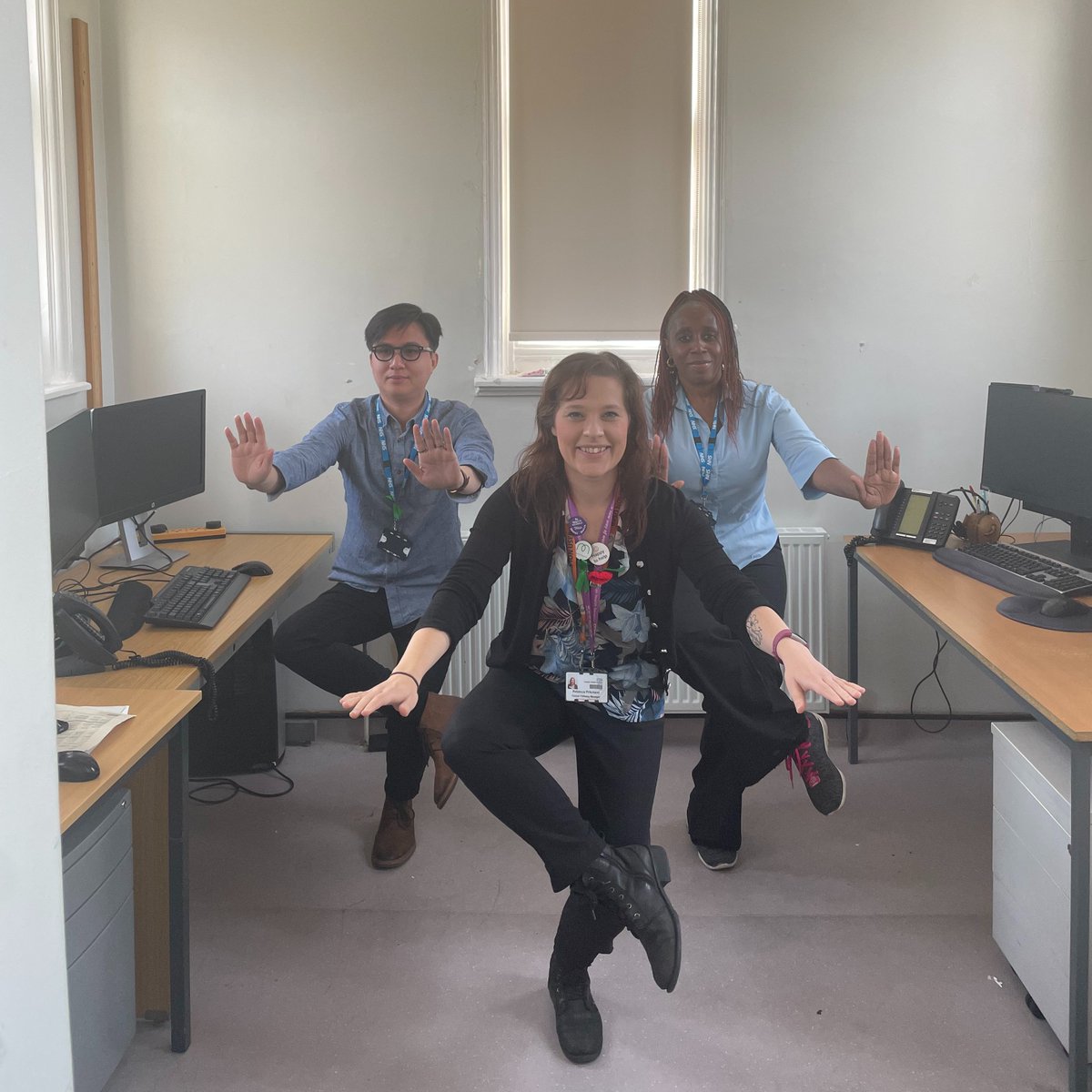 HereForCroydon's tweet photo. Our staff @croydonhealth are💜- alongside their busy jobs 6⃣ staff from Cancer Services are aiming to raise 5⃣0⃣0⃣💷

The team have challenged themselves to complete 100 squats every day in November💙

Good luck Daniel, Donaree, Sheefa, Joanna, James &amp; Rebecca 🍀 https://t.co/umluXYlqCD