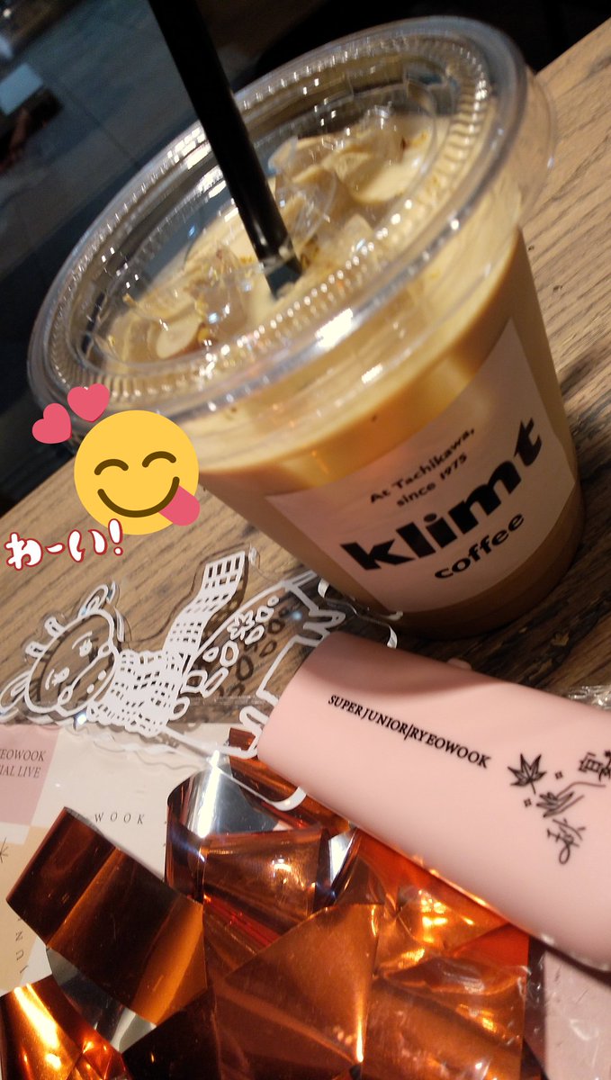 toufparty's tweet photo. #SJ #リョウク #Ryeowook #秋宴🍂🍁#立川ステージガーデン
彼の透明感ある高音が伸びる歌声はリョウク君の持ち味、歌唱力があるので聴き応え抜群。曲は勿論歌詞が大事と言ってました。私も凄く同感。理想を言えば韓国語の歌の時和訳がスクリーンに流れればもっと歌の情感が味わえるのになと思います🙏 https://t.co/R8sdhHaWRa