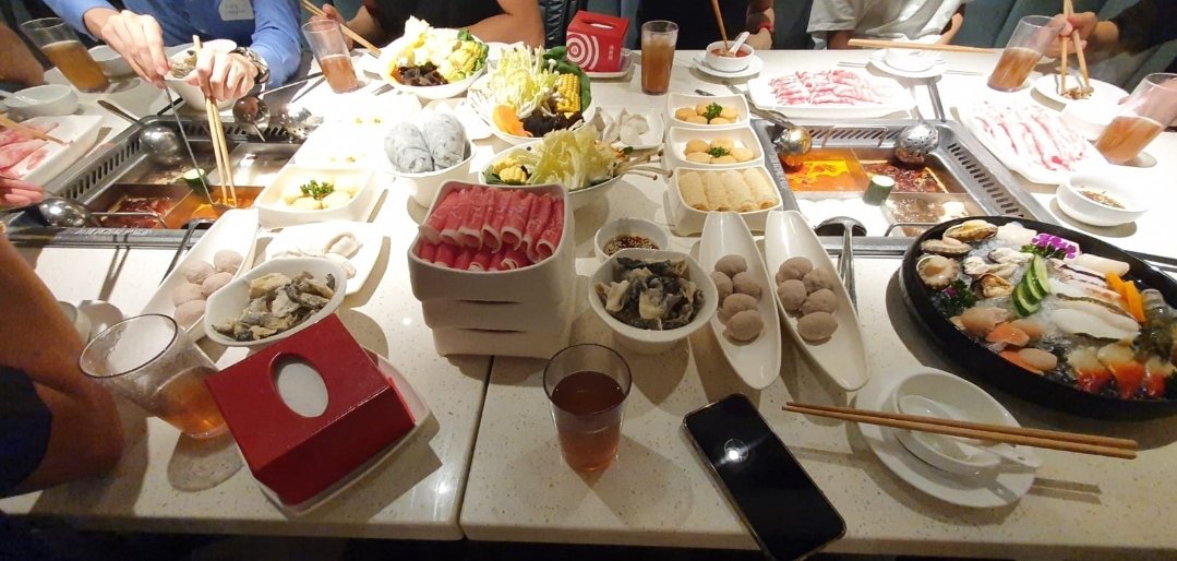 #throwback yesterday <a href="/arcthecommunity/">ARC</a> Stellar Holders "Every night is Hotpot night".
Happy to meet <a href="/ellisliu9/">Ξllis liu 𓋹</a> <a href="/Revenantwithin/">Revenant.hl</a> <a href="/tacocat5555/">TACOCAT</a> <a href="/kilogwen/">kilogwen</a> <a href="/0xfuzzcheek/">fuzzcheek</a> <a href="/collinseow/">Collin Seow CFTe</a> <a href="/icunucmi/">icunucmi</a> @kkiatlim. #intothearc
Hope to meet more folks in future events. Let's build together. 😄