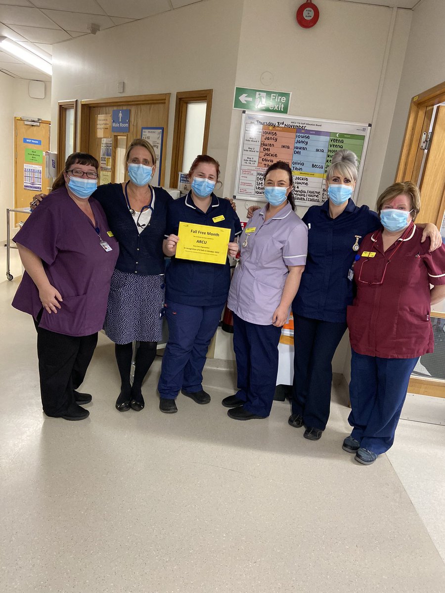 Super proud of ARCU .. no falls for the month of October .. all down to the full MDT approach to falls prevention and patient safety #harmfreecare #patientsafety 💛🍁@BuryCO_NHS @NicolaRimmingt1 @lorna_beswick 💛🍁