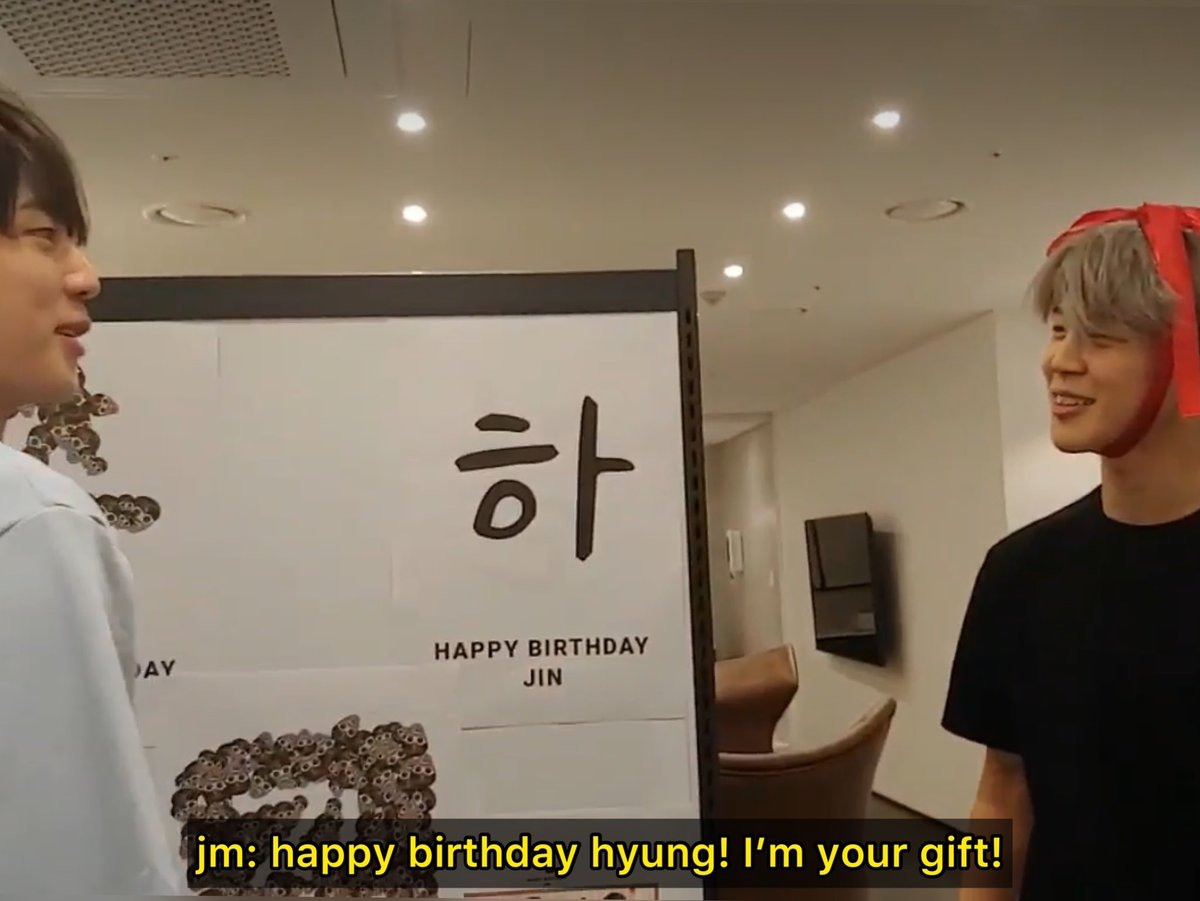 correctbtspics's tweet photo. aww what a lovely gift #jinmin https://t.co/vhFkXiEEW6