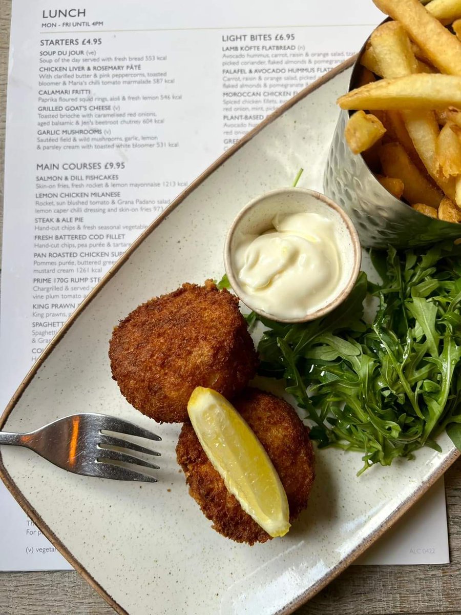 👨‍🍳Our Chefs are ready to welcome you for Lunch today.👨‍🍳

Until 4pm we will be serving our delicious 
lunchtime mains from £6.95.

Don't miss out.☎️