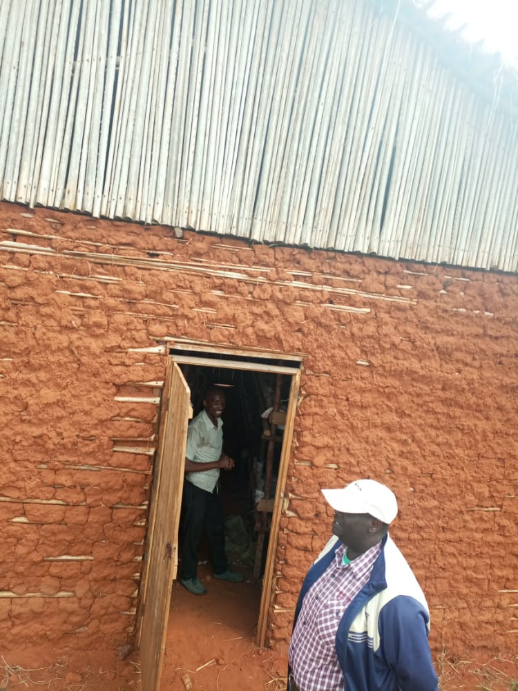 BIJE_Burundi's tweet photo. Visite en @MairieBuja,Commune Ntahangwa le projet de la culture des champignons de la Coopérative des Chrétiens Intellectuels pour le Développement COCIDE bénéficiaire du financement de la BIJE.
#Bije est une solution pour reduire le chômage #
@NtareHouse @MinEACJSCBdi @cocide21 https://t.co/CHSzddmbnJ