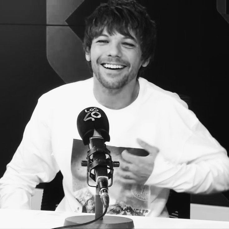 louis in black & white ◟̽◞̽ (@bwlouisbot) on Twitter photo 