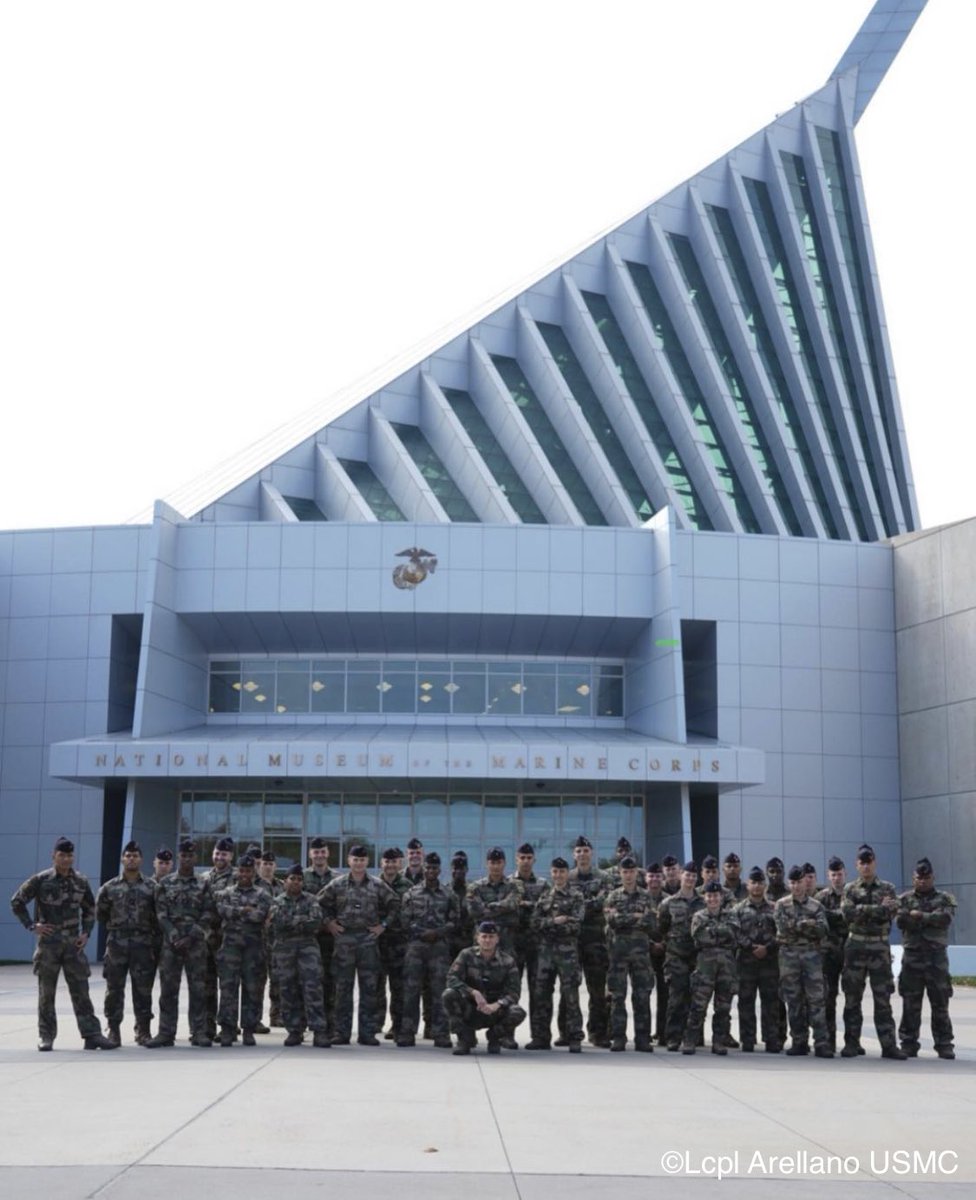 CDC3RAMa's tweet image. Un détachement du #3rama a été accueilli aux États-Unis par leurs frères d’armes du 10th Marines de l’@USMC. S’entraîner ensemble, viser un niveau d’interopérabilité inédit et une forte culture commune pour développer notre capacité à nous engager ensemble en opérations ⚓️ 👊🏼