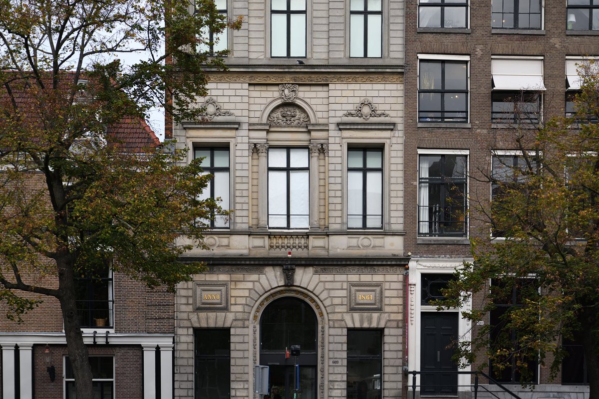 erfgoed020's tweet photo. Aan de Keizersgracht huist nu @foam_amsterdam, maar in hetzelfde pand was voor de komst van dit fotomuseum het vrijwel vergeten Museum Fodor gevestigd. Lees er meer over in Erfgoed van de Week: https://t.co/7A6ySw1l6B 

#erfgoed #amsterdam #fodor #museumnacht https://t.co/TlQNOQz8WV