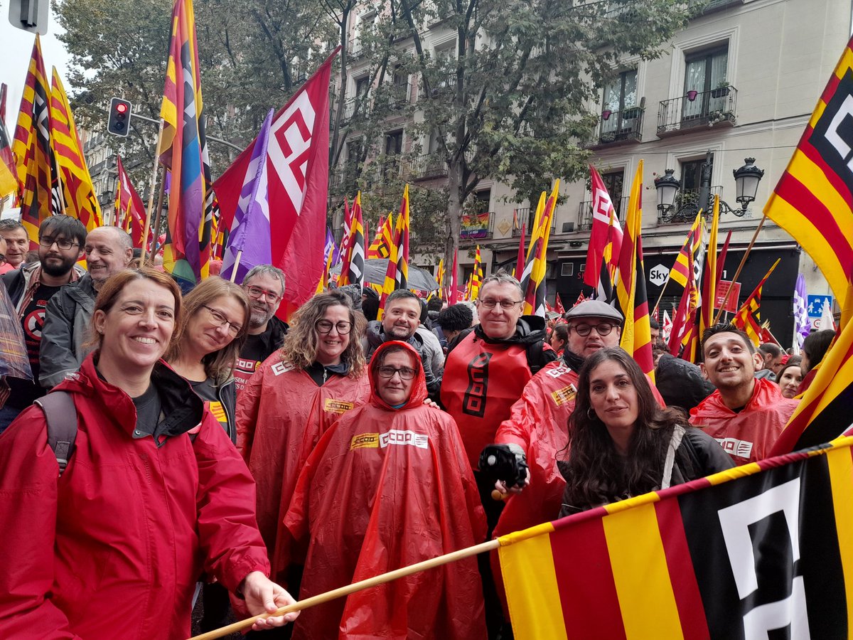 CcooMarga's tweet photo. Avui @CCOOpublica a Madrid reclamant millores salarials per a tothom pq @ccoocatalunya és un sindicat de classe #3NCCOO #ElPoderDeCanviarHoTot https://t.co/cAt9s7PWNJ