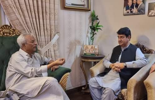 M_N_Haider's tweet photo. کراچی: سابق میئر بہاولپور و سیکریٹری جنرل مسلم لیگ ن یوتھ ونگ پاکستان عقیل نجم ہاشمی کی سینیئر رہنما مسلم لیگ ن سینیٹر نہال ہاشمی سے انکی رہائش گاہ پر ملاقات۔۔
باہمی دلچسپی کے امور پر سیر حاصل گفتگو
#TeamHashmiPK
@AqeelNHashmi https://t.co/uJSQXy04Ap
