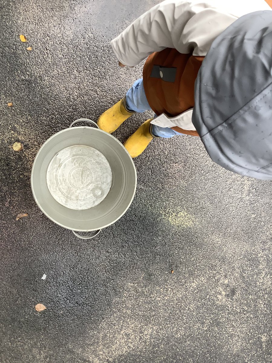 Rainy day fun... what can you hear? 
#RONEC #Nurseryfun