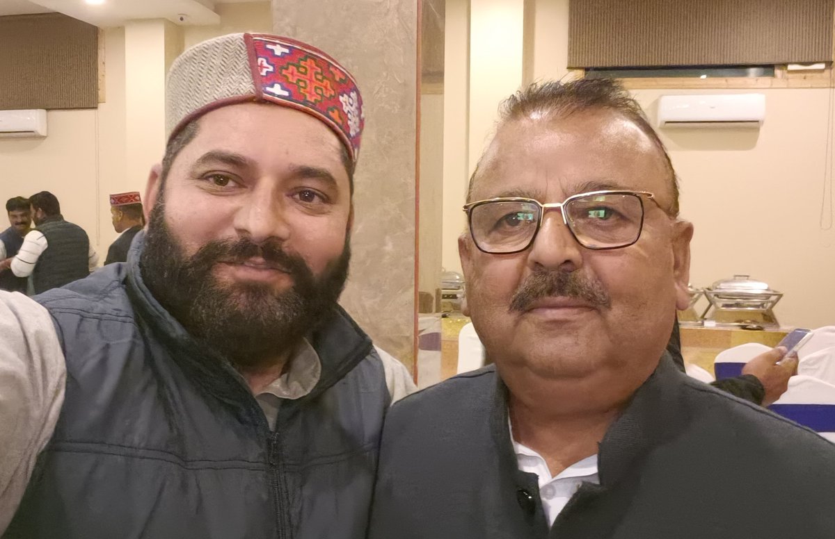 DharminderBJPSC's tweet photo. #HimachalElection2022

हिमाचल प्रदेश के मुख्यमंत्री आदरणीय जयराम ठाकुर जी ने धर्मशाला में भिन्न-भिन्न प्रदेशों से आए प्रमुख कार्यकर्ताओं के साथ संगठनात्मक बैठक हुई।

#सरकार_नहीं_रिवाज_बदलेंगे। https://t.co/WxZRu1h6R6