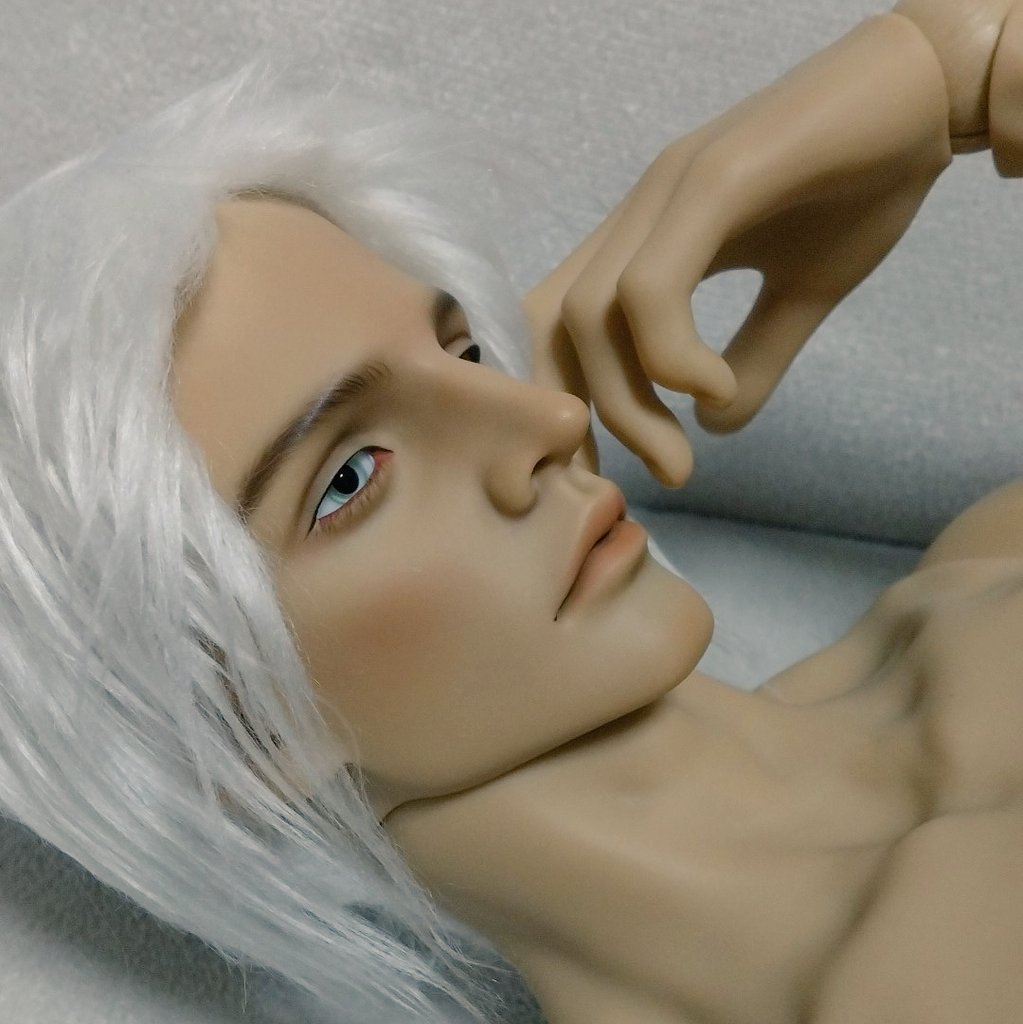 natsuki_nishiki's tweet photo. 鼻筋が好きでいつもこの角度で撮っちゃう #vindoll #granadodoll https://t.co/atFVtohDaZ