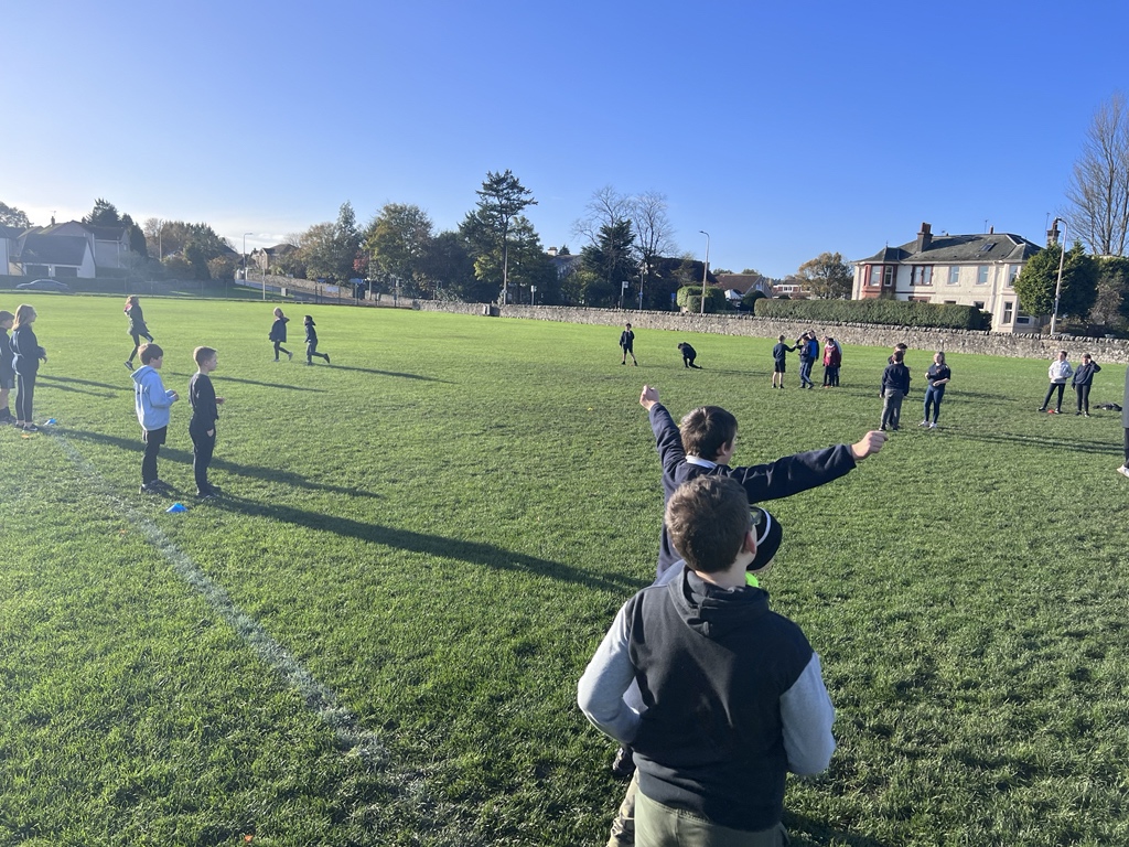 MrCatQPS's tweet photo. Another balmy November morning for P6 in the field 🏖 https://t.co/lggTme9EHg