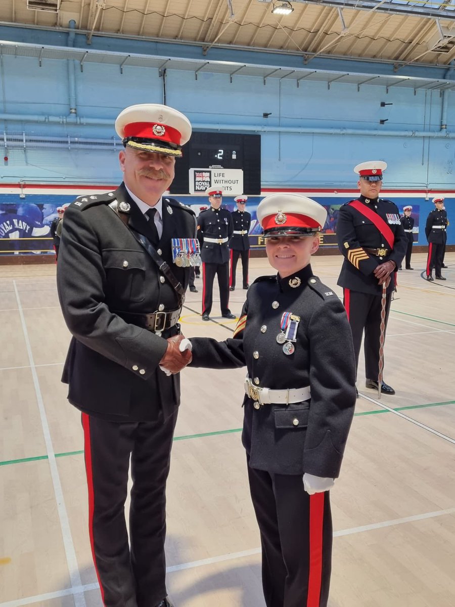 RMSchoolofMusic's tweet photo. This mornings parade gave PDM, Lt Col Jase Burcham RM the chance to inspect training company. Additionally, Bd Cpl Maxine Cruise who is on course was awarded her LSGC medal and Warrant Officer Training, WO2 Bdmr Sarah Hope received her Warrant. @RMBandService #MoreThanMusic https://t.co/6UnUvBHKLF