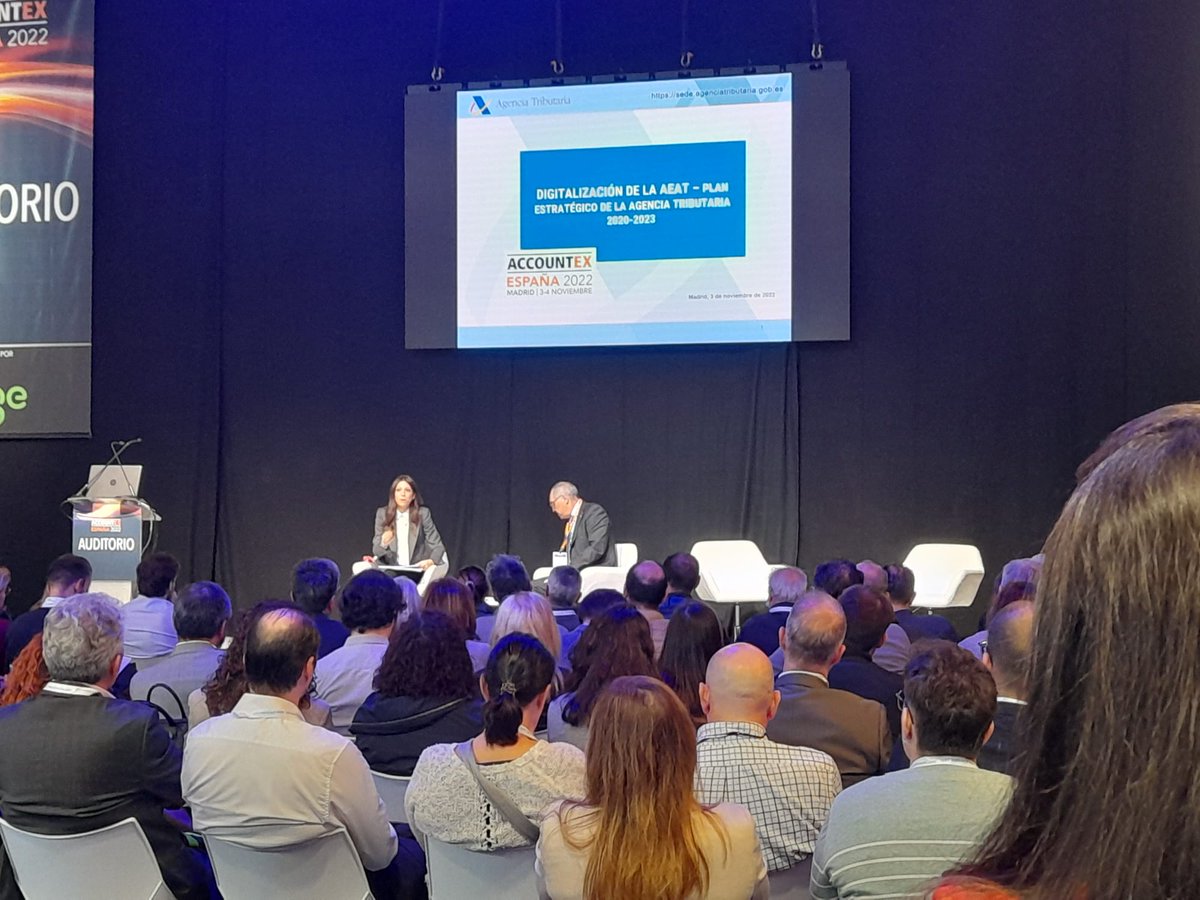 Gran interés por la charla que Maria Soledad Fernández, directora general de la #AEAT.