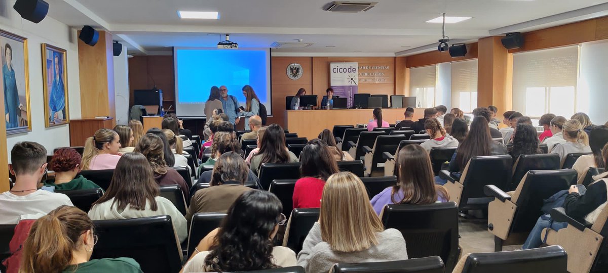 SandraBoni4's tweet photo. Gracias #Cicode de la @CanalUGR por la invitacíon a pensar espacios y maneras de impulsar la #educación #ciudadanía #global grupos de #innovación #docente como el de @PsicologiaUGR son esenciales para impulsar #comunidadesdeaprendizaje seguimos! #justiciaglobal https://t.co/q4JFSTf1z7