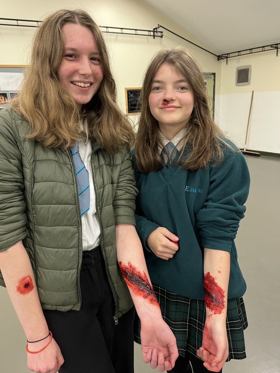 QEStudio_DDMT's tweet photo. In honour of Halloween week Y10 Pathway had lots of fun learning simple SFX make up techniques yesterday. I think the blood was a big hit with them all 🎭👻🎃 https://t.co/y82rlDD0Iw