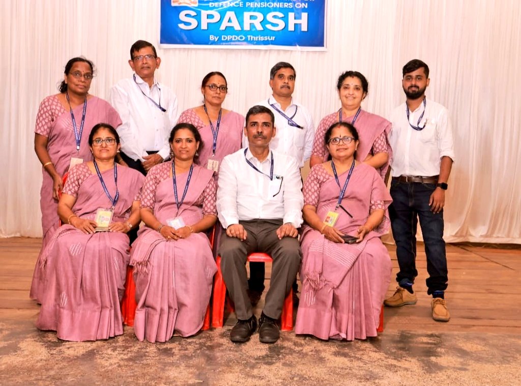 DefencePROTvm's tweet photo. Shri. MK Varghese,Corporation Mayor of Thrissur Dist inaugurating Outreach Programme for creating awareness on #SPARSH to Defence Pensioners organised by #DPDO,Thrissur at Women’s Indoor Stadium,Ayyanthol.
A seminar was organised for pensioners of Thrissur & Palakkad districts. https://t.co/6zGdwfetKc