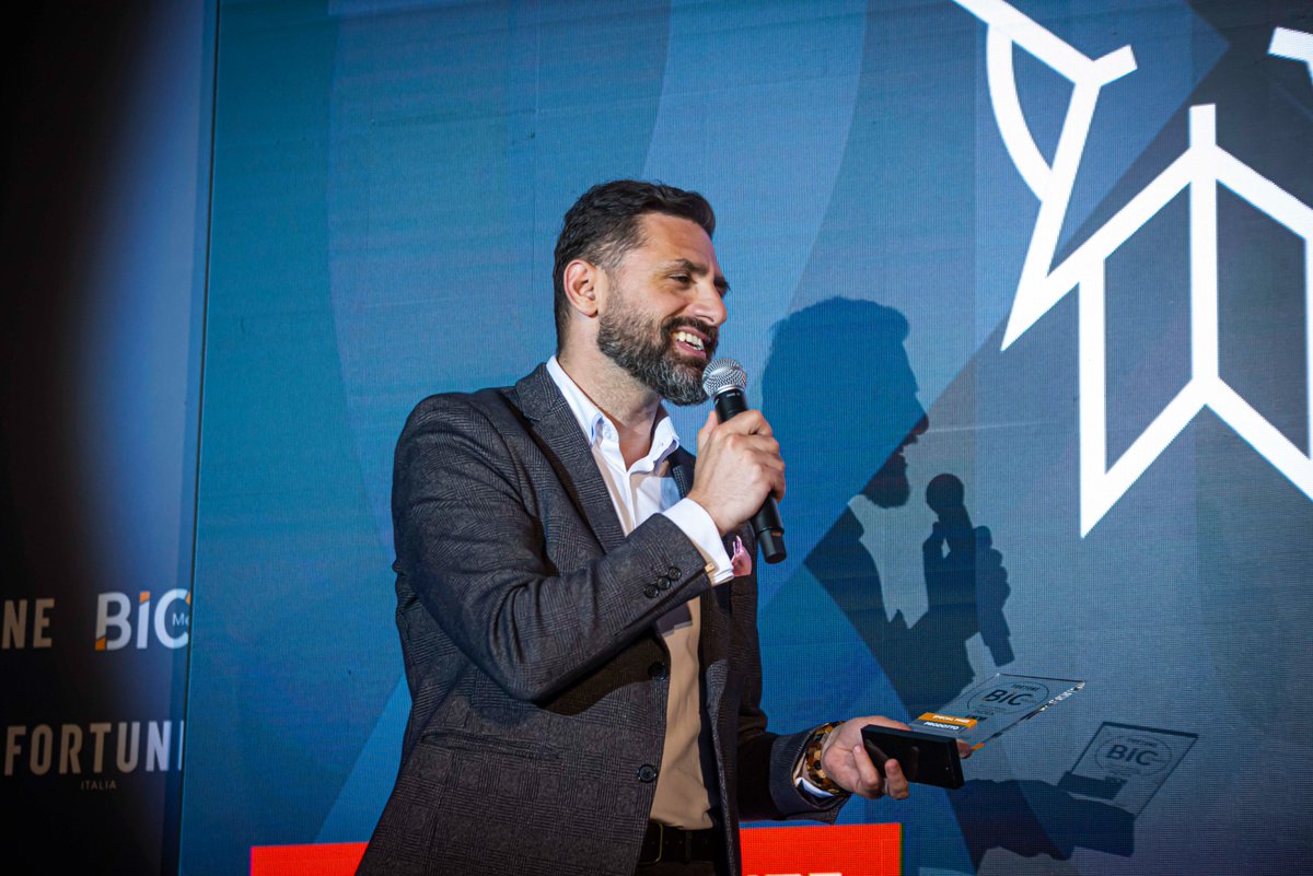 EikonSC's tweet photo. Con “Immagina Come”, il podcast basato sull’ elemento fondante della Compagnia: “Innovare significa semplificare”, @GeneraliItalia ha vinto il premio speciale di #BIC21 – #BestInMediaCommunication nella categoria #Prodotto.
Di più su #BIC22👉 https://t.co/Y60bEMZoM3 https://t.co/e6NbYz3pzk