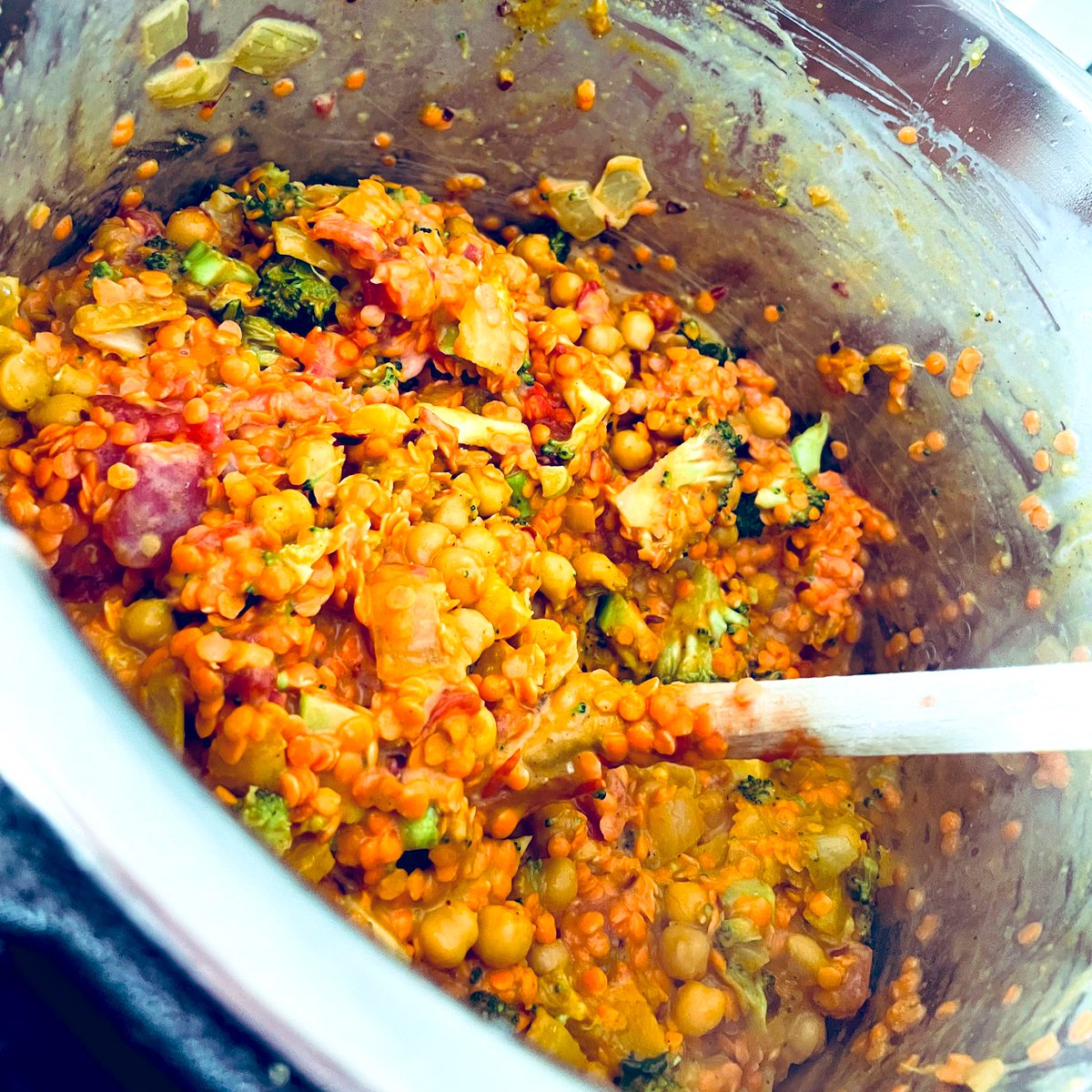 now_its_nora's tweet photo. #ReasonsToBeCheerful #WesterHailes Medical Practice Today’s #ThursdayLunchClub broccoli and chickpea daal to welcome our new colleagues ♥️ Looks great, smells amazing 🙌🥄 #vegan https://t.co/UyS67FKRPP